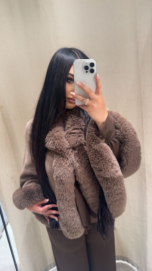 Short elegant coat chocolate