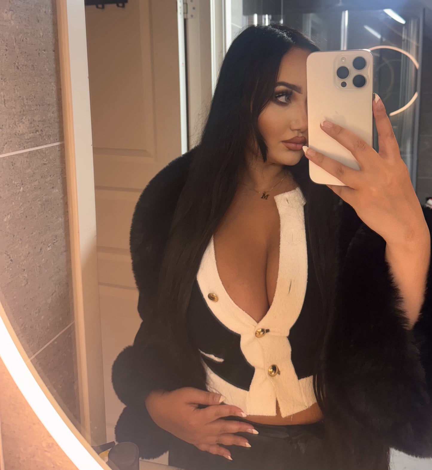 Short elegant coat black